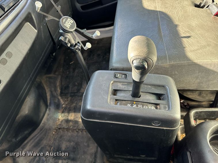 image for item NI9607 2017 Hino 338  box truck