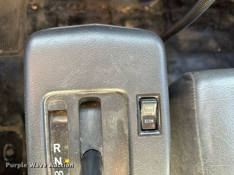 image for item NI9607 2017 Hino 338  box truck