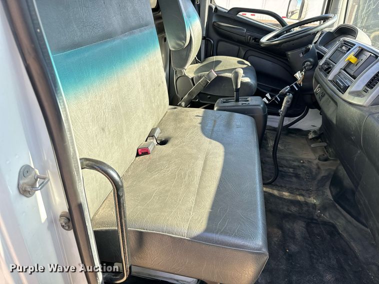 image for item NI9607 2017 Hino 338  box truck