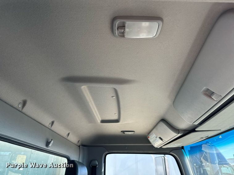 image for item NI9607 2017 Hino 338  box truck