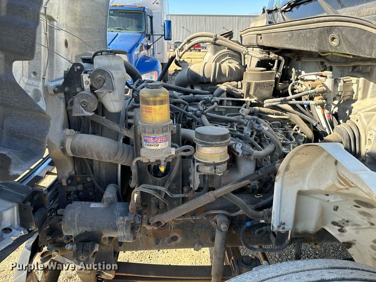 image for item NI9607 2017 Hino 338  box truck