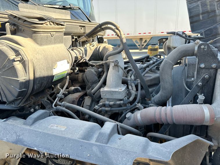 image for item NI9607 2017 Hino 338  box truck