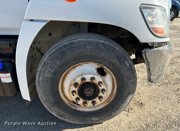 image for item NI9607 2017 Hino 338  box truck