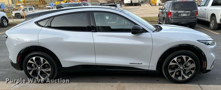 image for item NI9652 2021 Ford Mustang Mach E  SUV