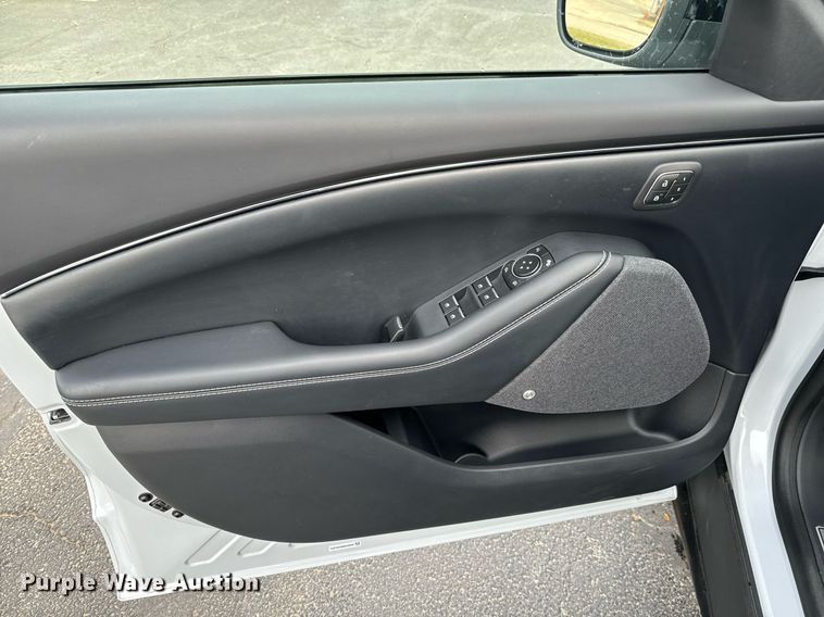 image for item NI9652 2021 Ford Mustang Mach E  SUV