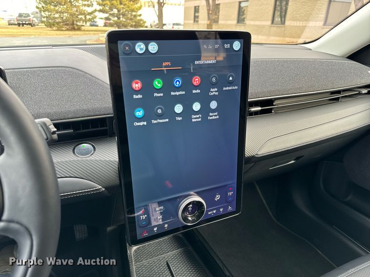 image for item NI9652 2021 Ford Mustang Mach E  SUV