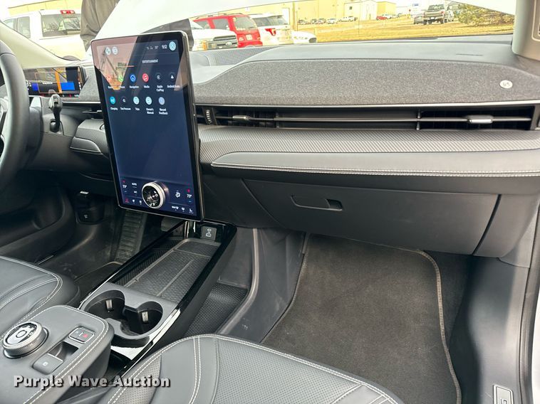 image for item NI9652 2021 Ford Mustang Mach E  SUV