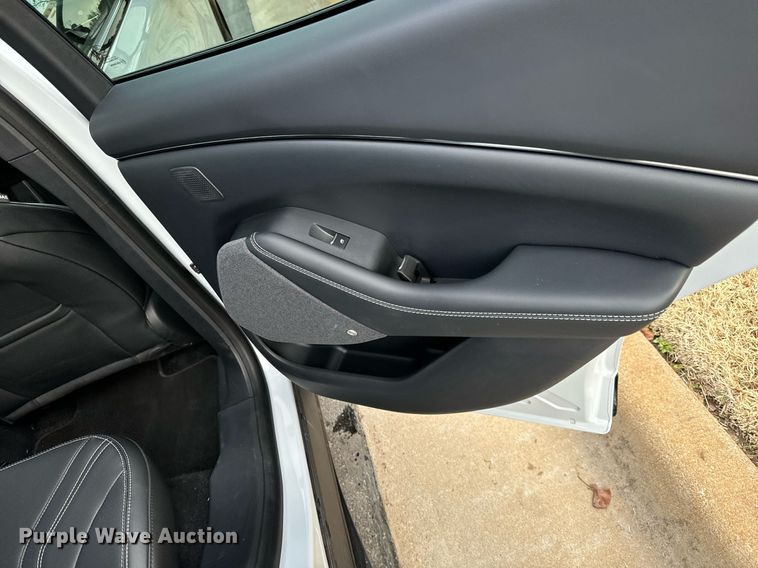 image for item NI9652 2021 Ford Mustang Mach E  SUV