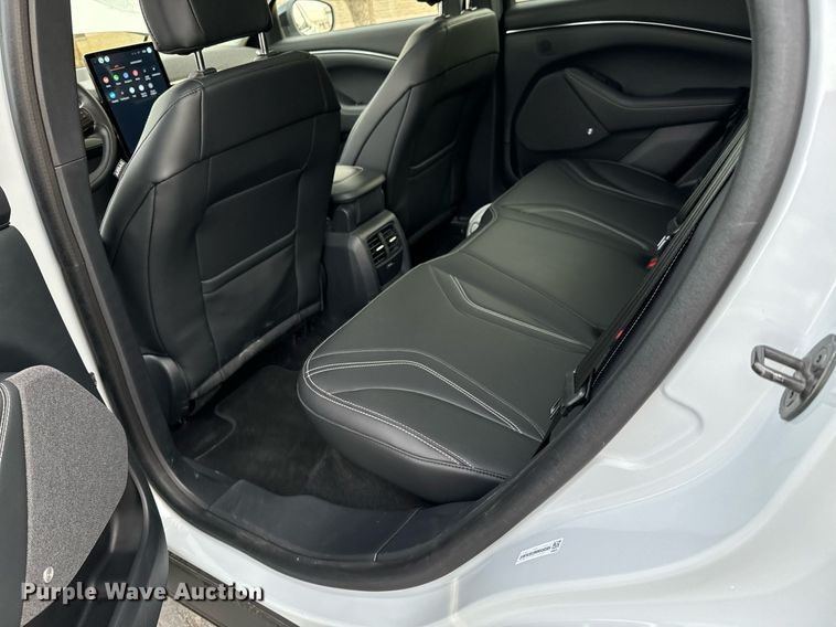 image for item NI9652 2021 Ford Mustang Mach E  SUV