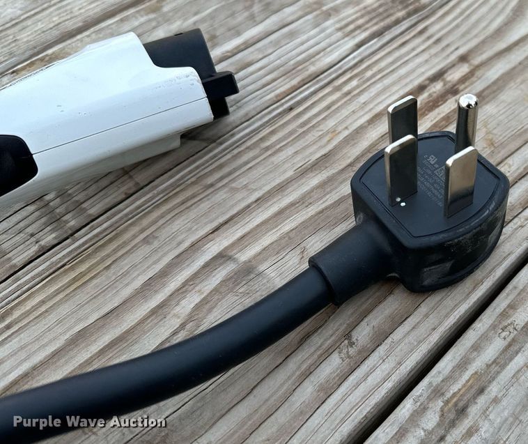 image for item NI9652 2021 Ford Mustang Mach E  SUV