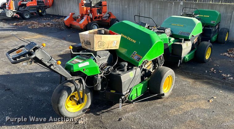 image for item NL9247 (3) John Deere Aercore 800 aerators