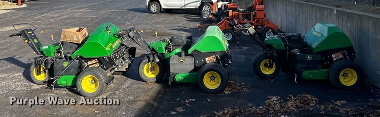 image for item NL9247 (3) John Deere Aercore 800 aerators