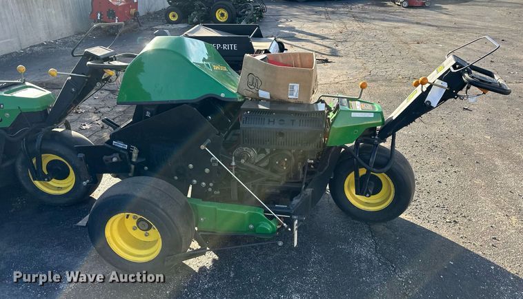 image for item NL9247 (3) John Deere Aercore 800 aerators