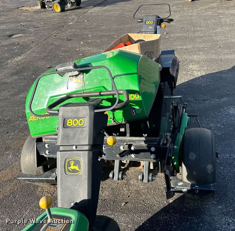 image for item NL9247 (3) John Deere Aercore 800 aerators