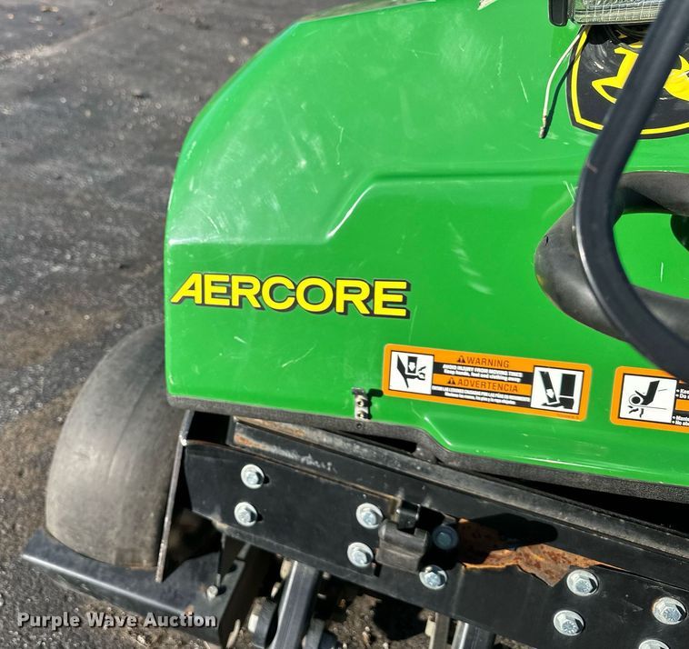 image for item NL9247 (3) John Deere Aercore 800 aerators