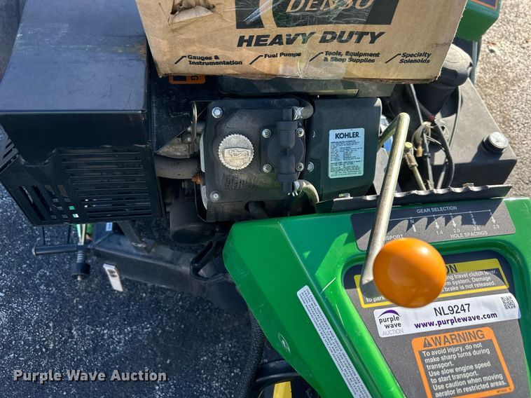 image for item NL9247 (3) John Deere Aercore 800 aerators