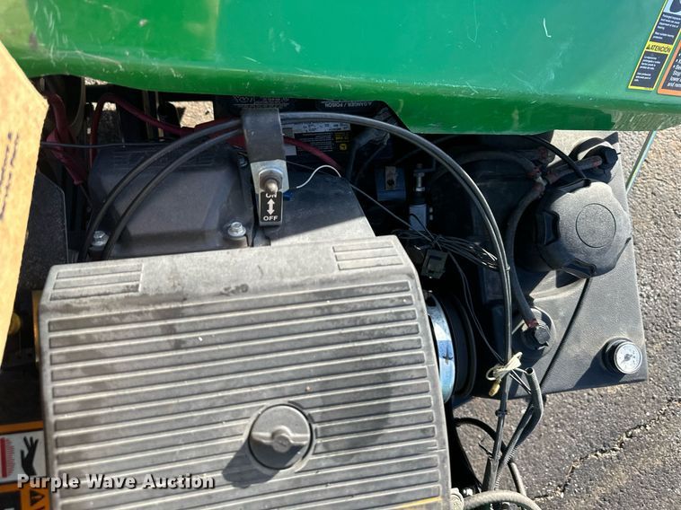 image for item NL9247 (3) John Deere Aercore 800 aerators