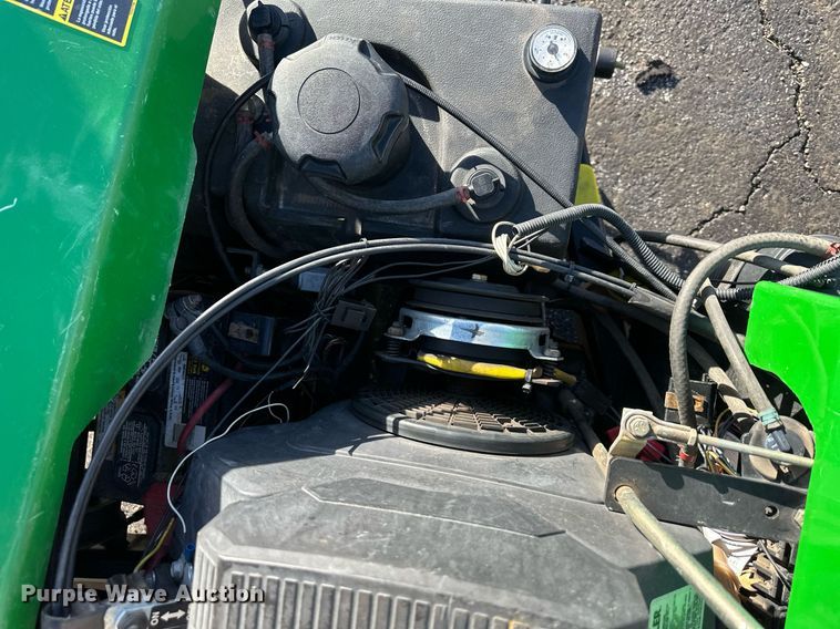 image for item NL9247 (3) John Deere Aercore 800 aerators