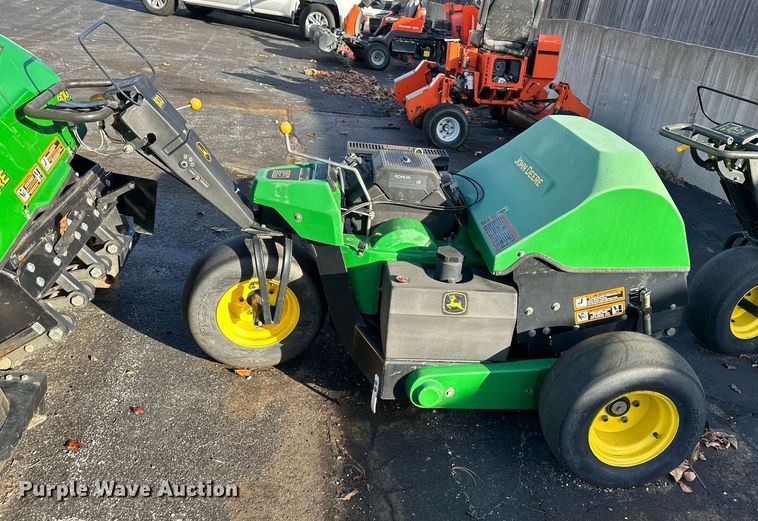 image for item NL9247 (3) John Deere Aercore 800 aerators