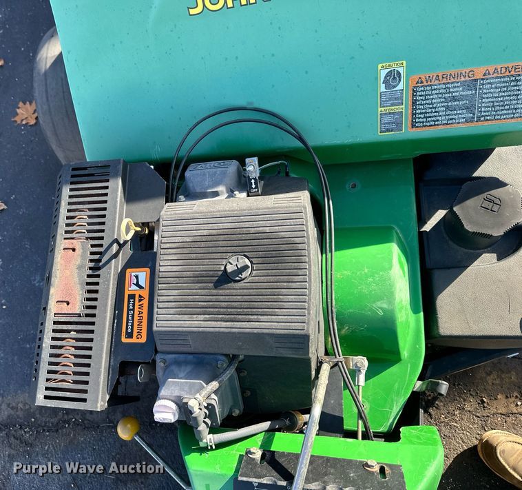 image for item NL9247 (3) John Deere Aercore 800 aerators