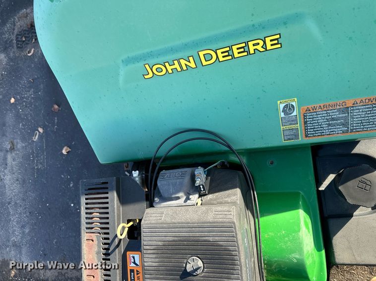 image for item NL9247 (3) John Deere Aercore 800 aerators