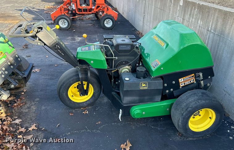 image for item NL9247 (3) John Deere Aercore 800 aerators