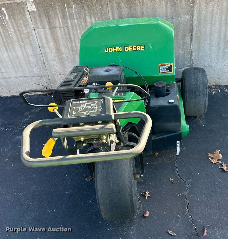 image for item NL9247 (3) John Deere Aercore 800 aerators