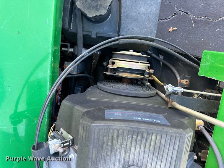 image for item NL9247 (3) John Deere Aercore 800 aerators