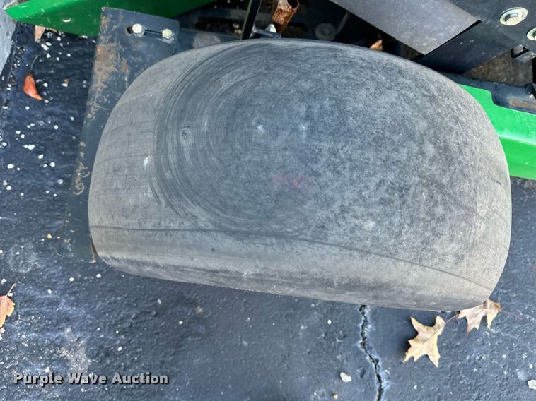 image for item NL9247 (3) John Deere Aercore 800 aerators