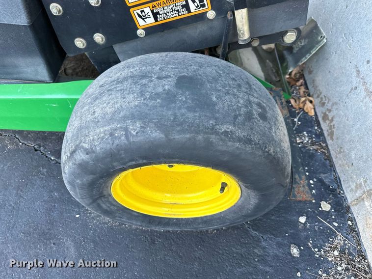 image for item NL9247 (3) John Deere Aercore 800 aerators
