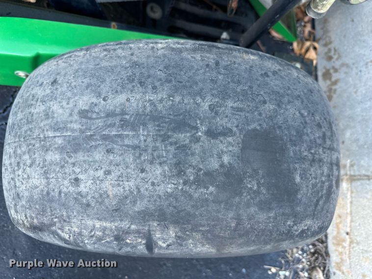 image for item NL9247 (3) John Deere Aercore 800 aerators