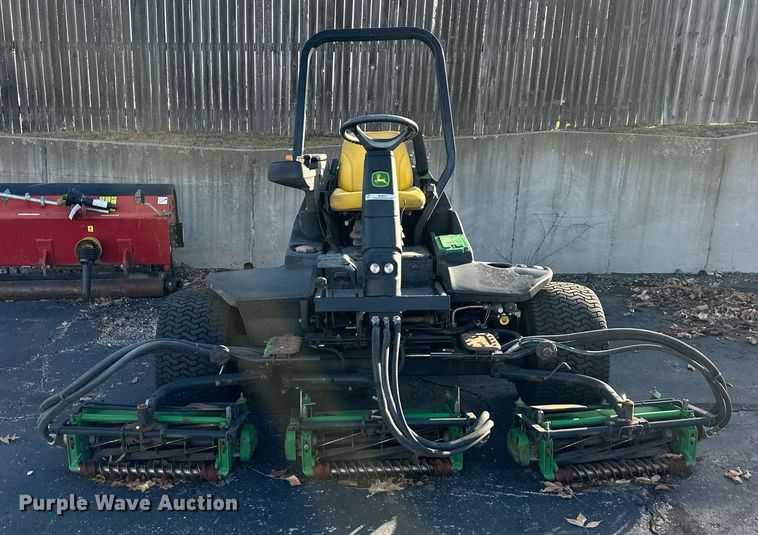 image for item NL9251 John Deere 3235C  reel mower