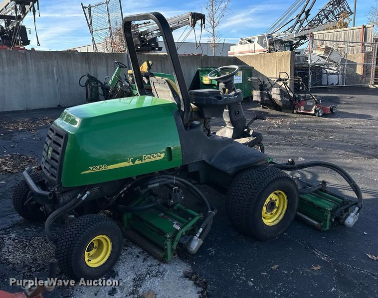 image for item NL9251 John Deere 3235C  reel mower