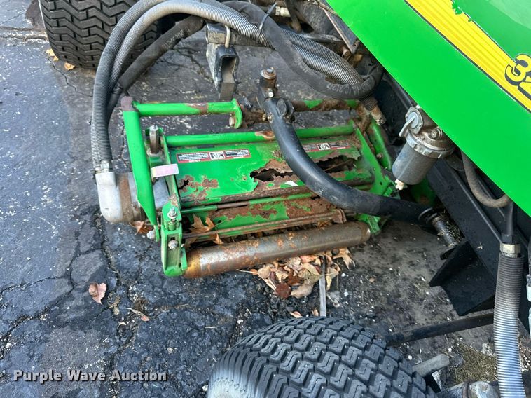 image for item NL9251 John Deere 3235C  reel mower
