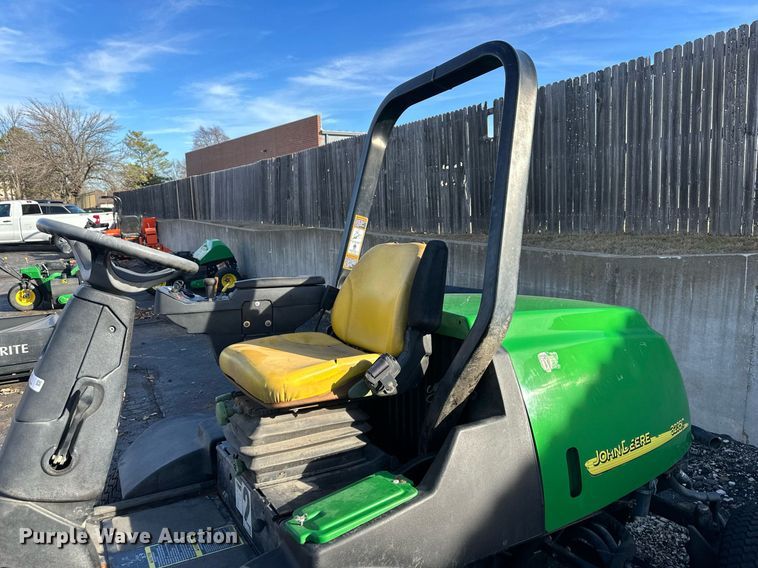 image for item NL9251 John Deere 3235C  reel mower