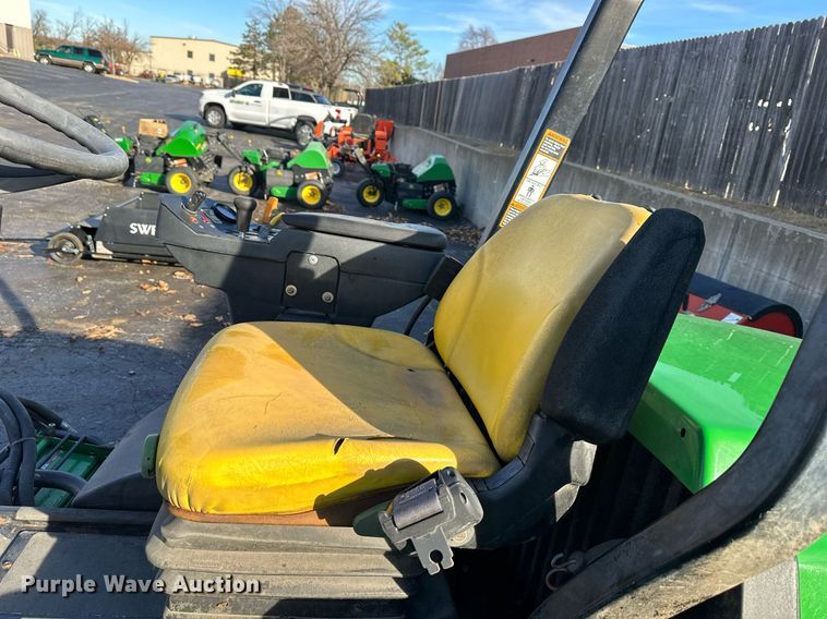 image for item NL9251 John Deere 3235C  reel mower