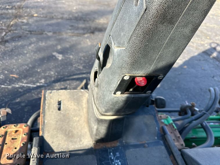 image for item NL9251 John Deere 3235C  reel mower