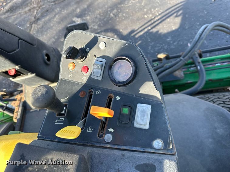 image for item NL9251 John Deere 3235C  reel mower