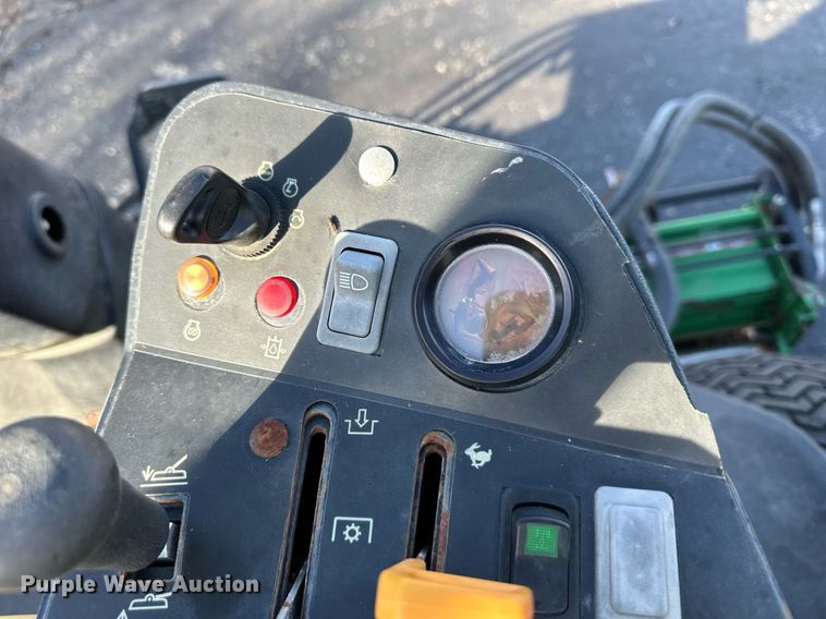 image for item NL9251 John Deere 3235C  reel mower