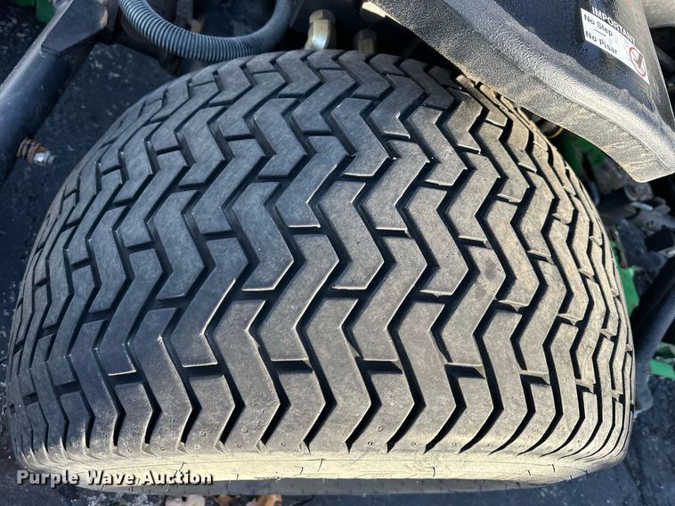 image for item NL9251 John Deere 3235C  reel mower