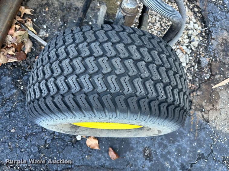 image for item NL9251 John Deere 3235C  reel mower