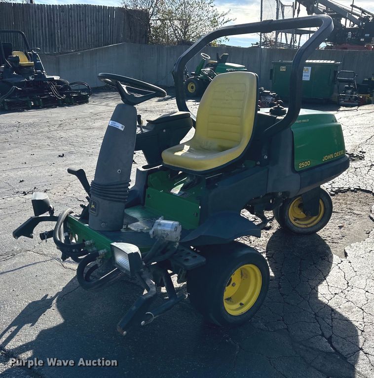 image for item NL9253 John Deere 2500  greens mower