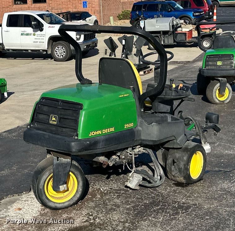 image for item NL9253 John Deere 2500  greens mower