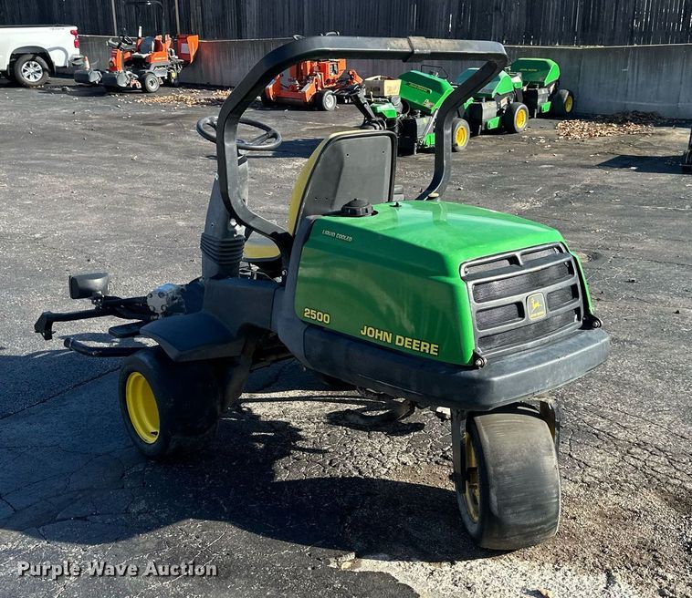 image for item NL9253 John Deere 2500  greens mower