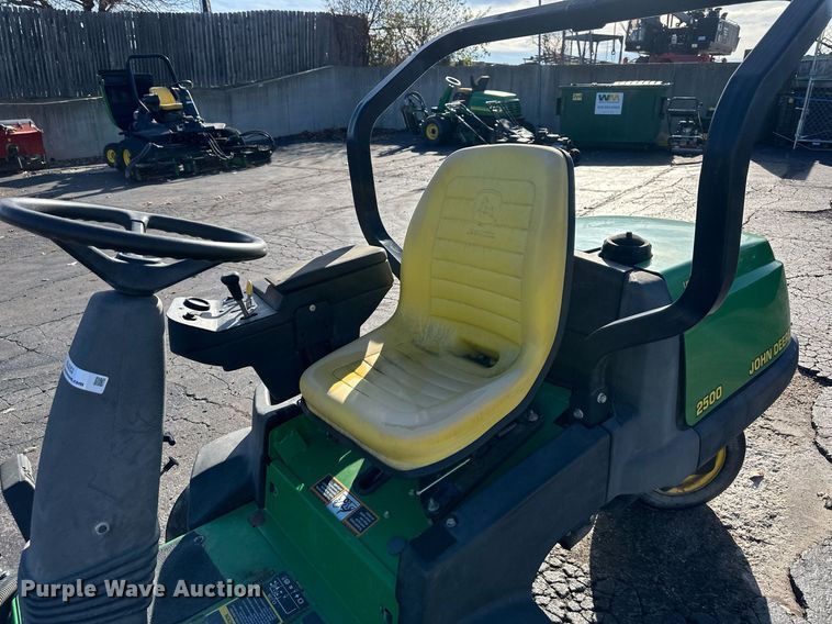 image for item NL9253 John Deere 2500  greens mower
