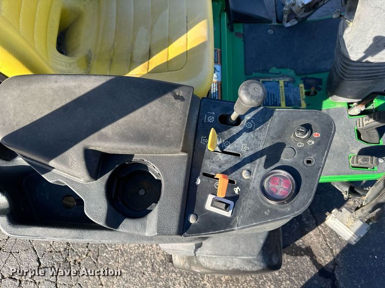 image for item NL9253 John Deere 2500  greens mower