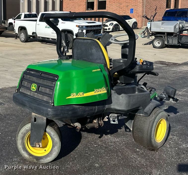 image for item NL9254 John Deere 2500E  greens mower