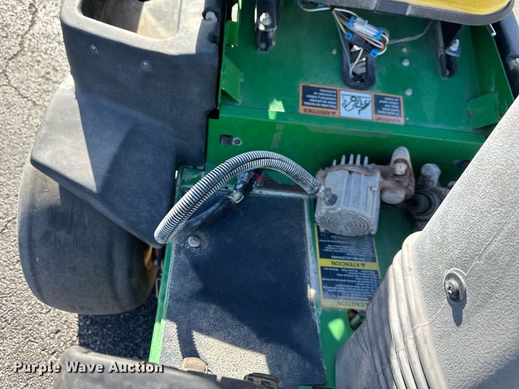 image for item NL9254 John Deere 2500E  greens mower