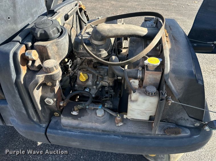 image for item NL9254 John Deere 2500E  greens mower