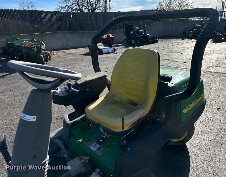 image for item NL9254 John Deere 2500E  greens mower